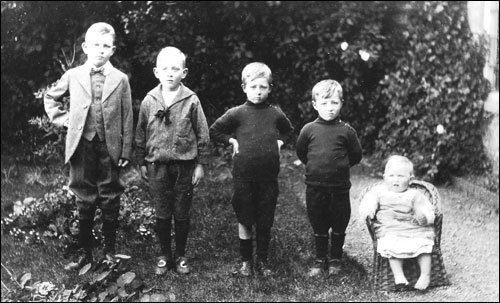 Farmer, Tom, Stanley, Charles & Joe Amos