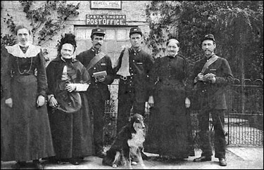 L-R Elizabeth Rainbow, Rebecca Rainbow, Fred Stewart was a rural postman, unknown, Elizabeth Rainbow, unknown 