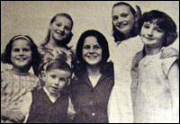 Left to right: Annette Nicholls, Yvonne Smith, Paul Scripps, Linda Nicholls, Susan Keeves, Diane West