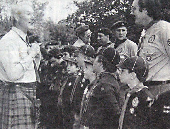 Meeting the chief  - Cubs and leaders from Wolverton and Springfield with Garth Morrison at The Quarries, Cosgrove