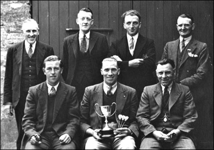 Darts Team c.1949/50 Back row: Jack Trace, Mick Paris, Sam West, Paddy Mullins Seated: Bob Weston, Toby Atkins, Albert Burbidge