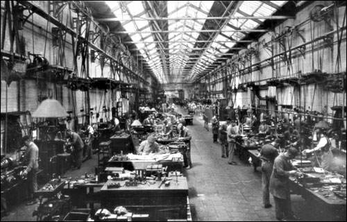 Wolverton Works - Toolroom 1925