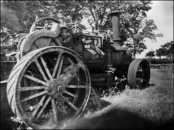 Traction engine