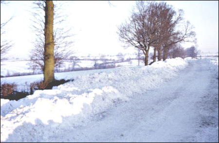 Along the road between Castlethorpe & Hanslope