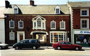 Tabard Inn in 1998<br />"Sponne Shopping Centre"