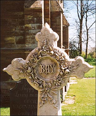 Reverse of Bay's grave