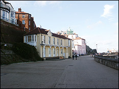  Cromer promenade