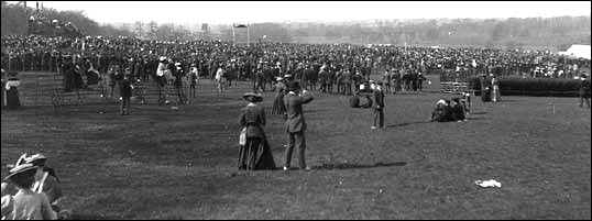Crowds at Towcester races in early 19th century