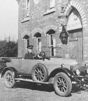 Insp. Bryant with ' Bulldog ' motor car