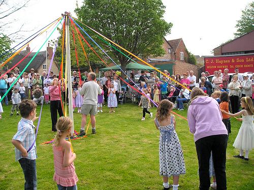 Dancing around the Maypole - 5 May 2008 Dancing around the Maypole - 5 May 2008