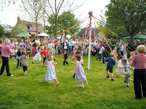 Dancing around the Maypole - 5 May 2008 Dancing around the Maypole - 5 May 2008
