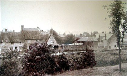 View of cottages and the Carrington Arms before the fire of 1905