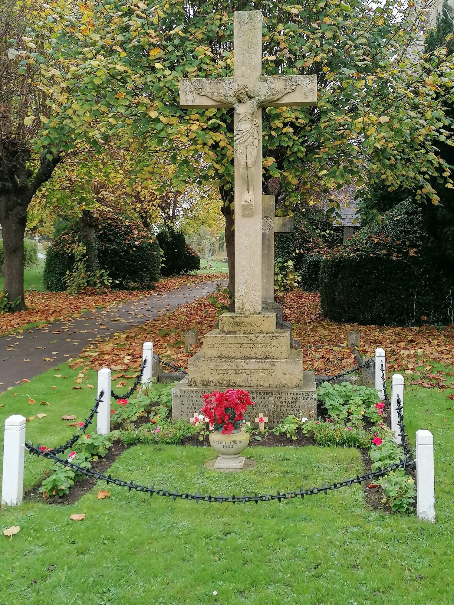 Deanshanger War Memorial small