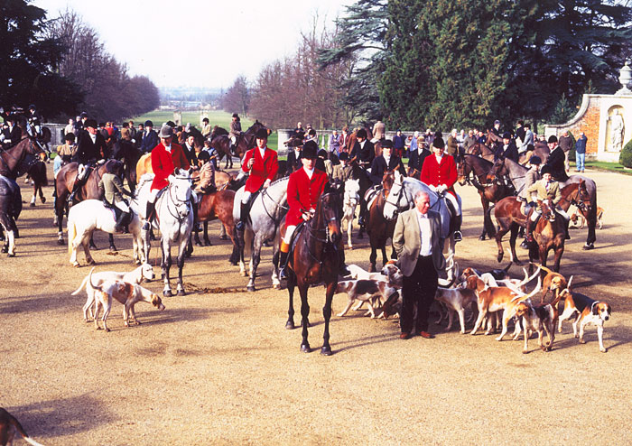 Hunt at Easton Neston, Boxing Day 2001