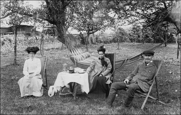 Sarah jun., Sarah sen. with Alfred in the orchard behind the post office.