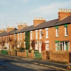 11-33 High Street, known as widow's row, c 1996