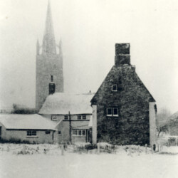 The Green Man 1930, after the next cottages had been removed.