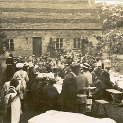 Hanslope Park party
c 1910