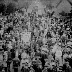 Carnival and cycle parade in the High Street 1913