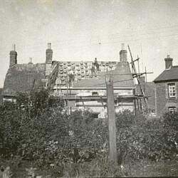 Magpies Nook, tiles replacing thatch. c.1930