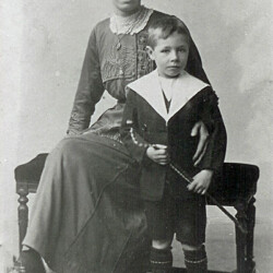 Mrs Nell Farley with son Sid
c.1915