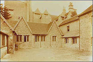 Gayhurst House - inner courtyard