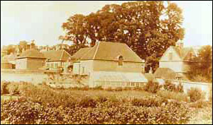 Gayhurst House - walled garden