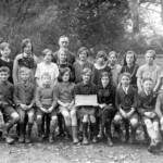 School group c1950s. This may have been taken in School Lane with the wall of the Old Rectory in the background. School group c1950s
