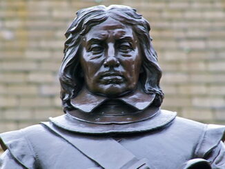 Oliver Cromwell statue