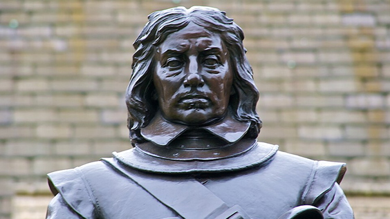 Oliver Cromwell statue