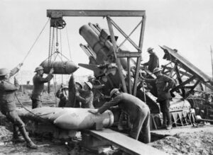 RMA crew loading a 15-inch gun near Menin Road, Third Battle of Ypres. 5th Oct 1917