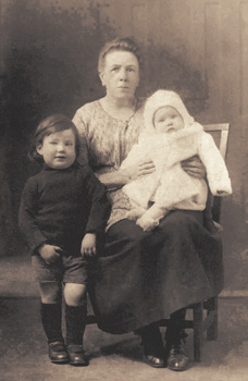 Ada, left with grandchildren Marjorie & Arnold. She would have been about 60.
